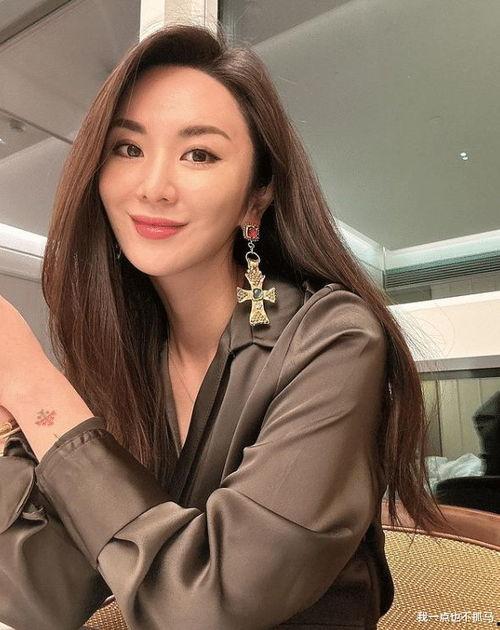 网红明星吃瓜曝光,娱乐圈幕后真相曝光